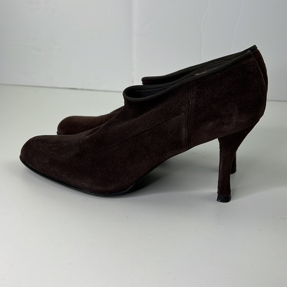 Stuart Weiztman Brown Suede Slip on Kitten heel Bootie - Picture 4 of 10